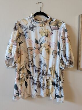 T Tahari Cream Floral Ruffle Blouse with Pastel Accents, Sz. 2X